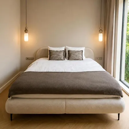 D10 By 2 Bedrooms * Σόποτ