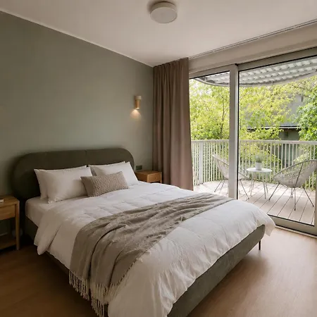 D10 By 2 Bedrooms Σόποτ