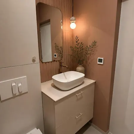 D10 By 2 Bedrooms Διαμέρισμα *
